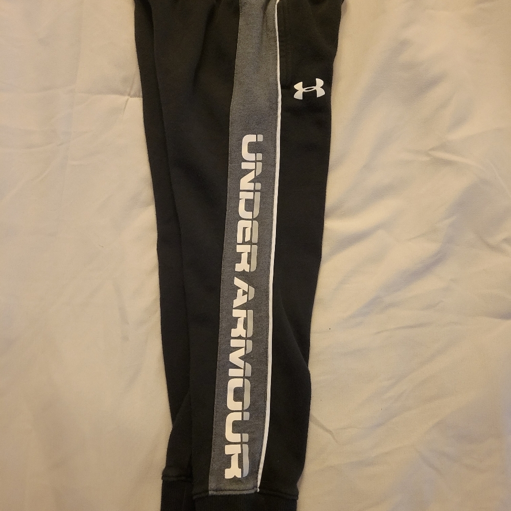 Under Armour black pants